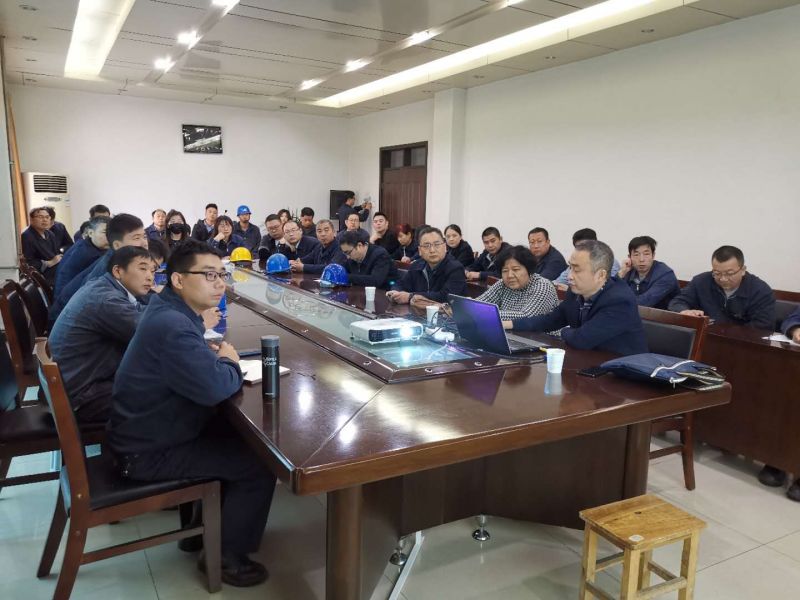 
				   
					學(xué)習(xí)固體廢物防治法、提高環(huán)境治理能力——黃河同力舉辦新版《固體廢物污染環(huán)境防治法》培訓(xùn)班
				 