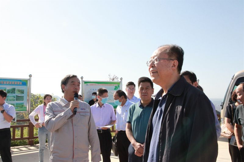 
				   
					河南省人大常委會(huì)黨組副書記、副主任馬懿一行到洛陽(yáng)黃河同力調(diào)研
				 